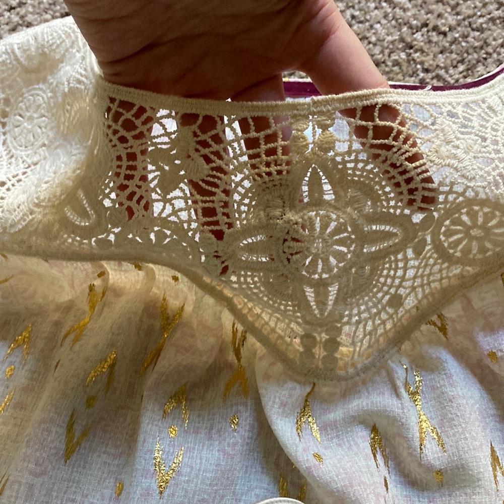 🌿XHILARATION size M boho flowy floral and gold crochet detail long sleeve top - Picture 9 of 11